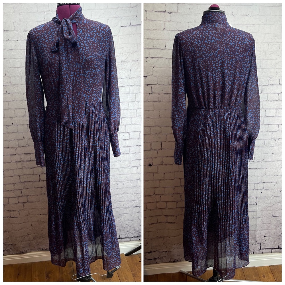 A new day size small burgundy and blue leopard print dress
